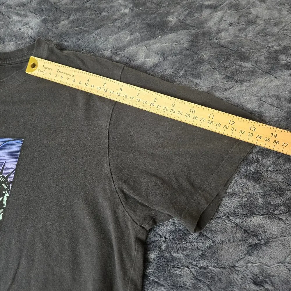 The North Face New York T-Shirt Statue of Liberty Logo Poly Blend - Size M